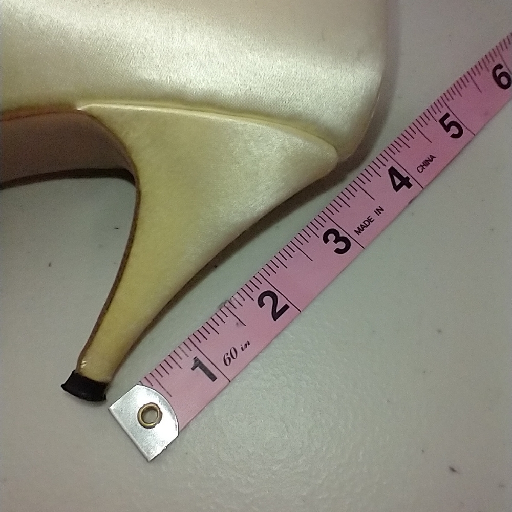 Gorgeous cream heels with rhinestone studs - Picture 7 of 11